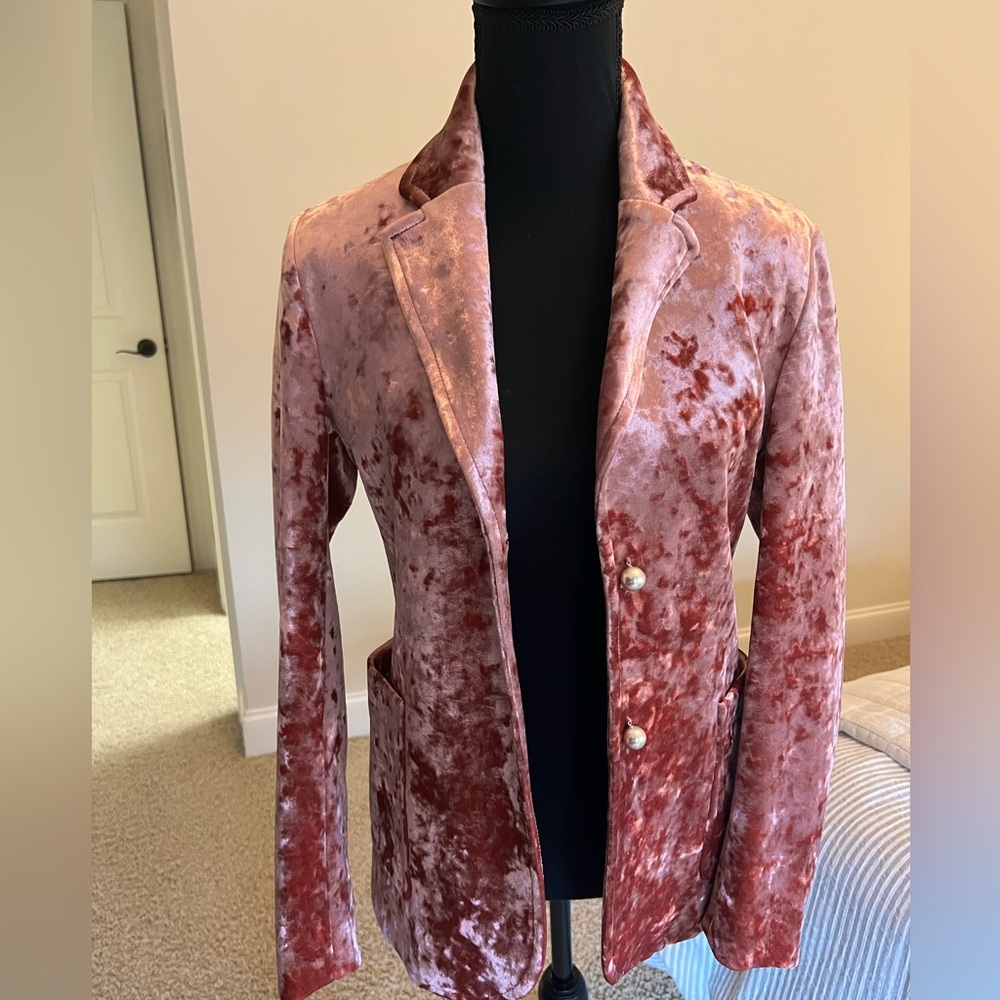 Like New Sandro Paris Crushed Rose Pink Velvet Blazer with Pearl Buttons Size 36